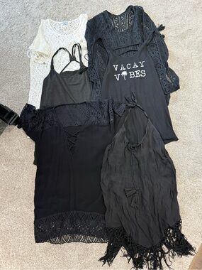 6 Women's large/medium swimsuit cover-ups